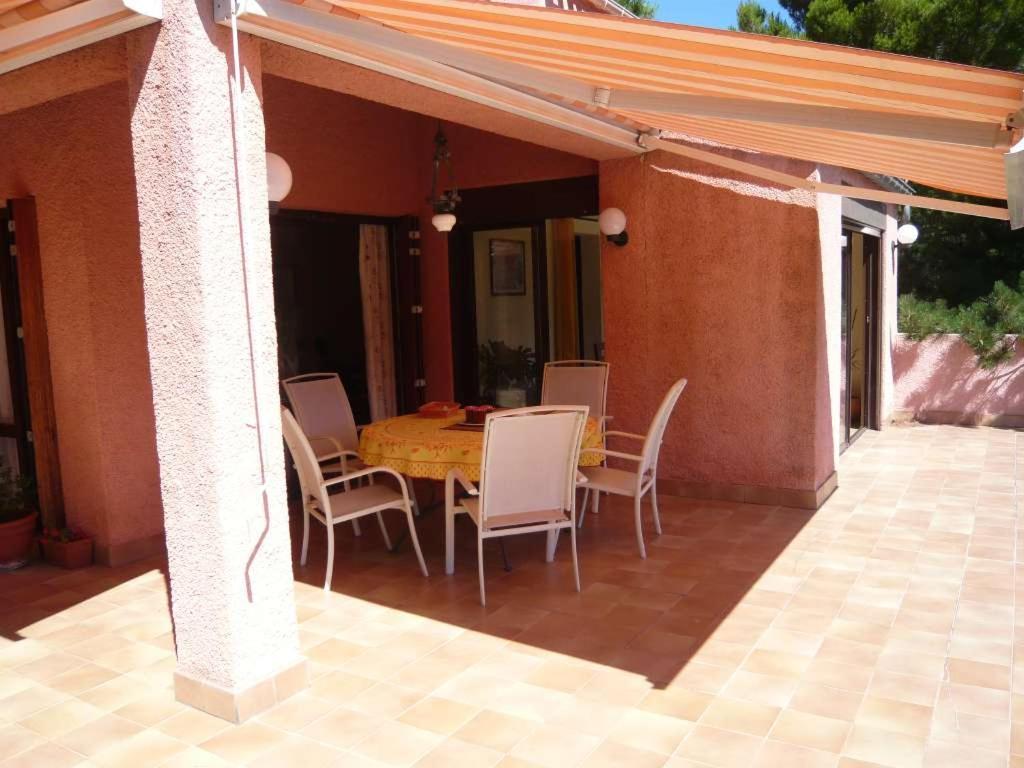 Chambres D'Hote L'Amandiere A Cucugnan Exterior photo